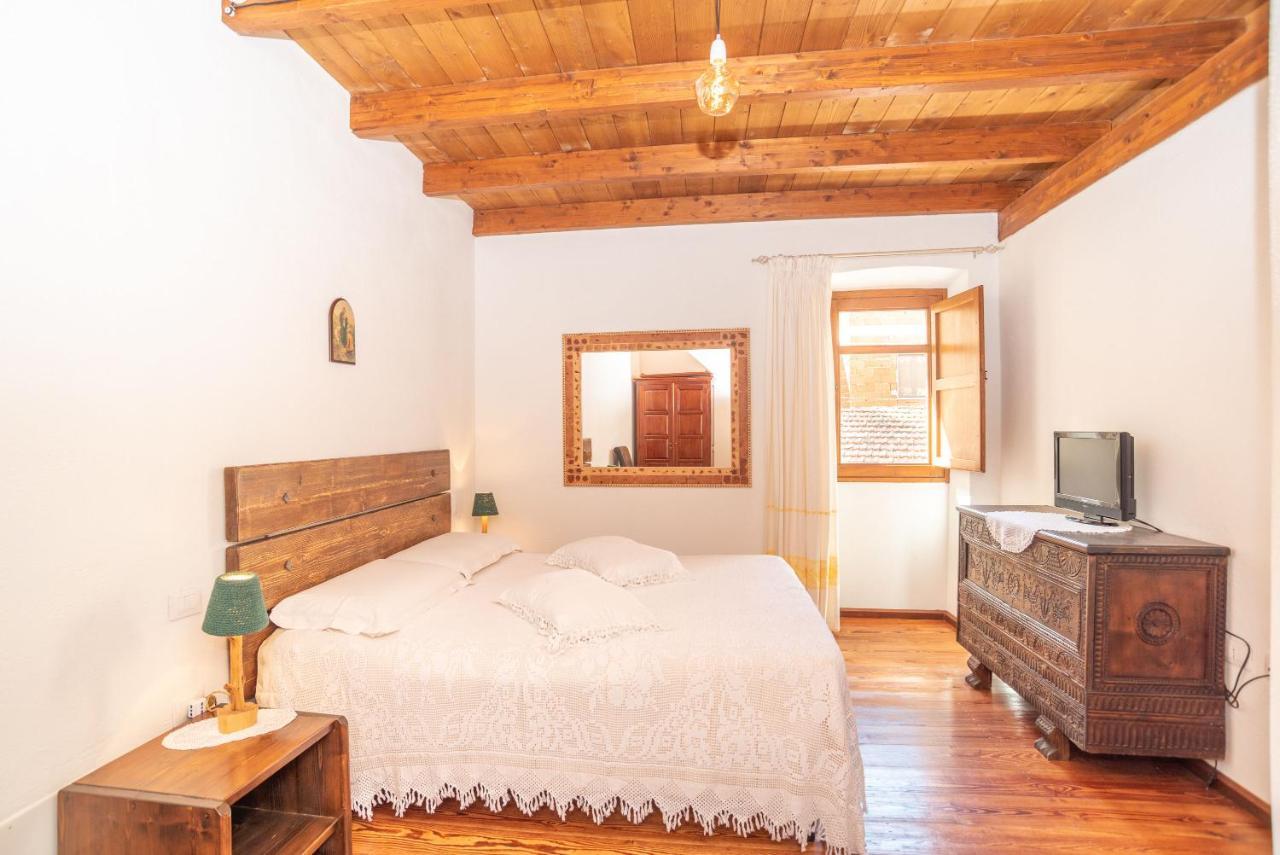 Вилла Casa Santa Croce Ala dei Sardi Экстерьер фото
