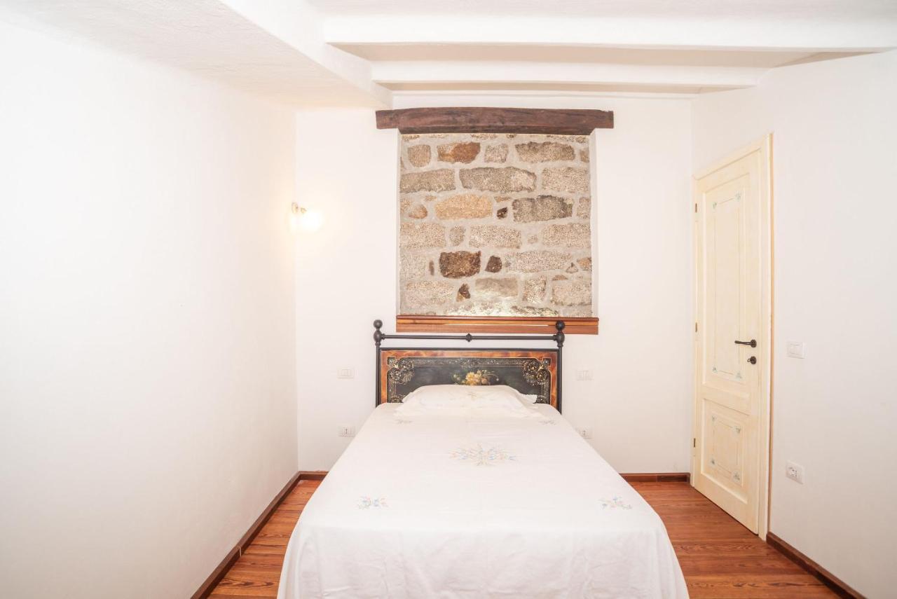 Вилла Casa Santa Croce Ala dei Sardi Экстерьер фото