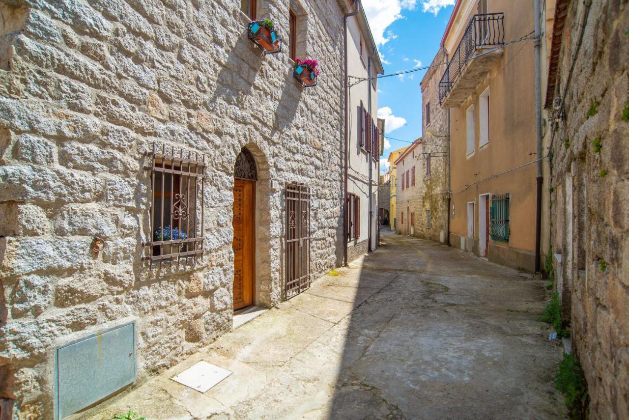 Вилла Casa Santa Croce Ala dei Sardi Экстерьер фото