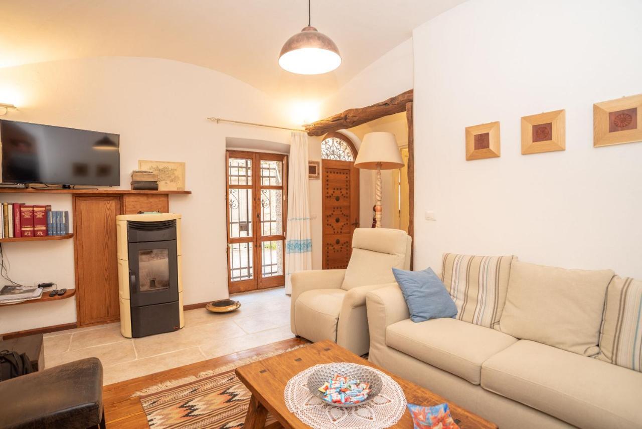 Вилла Casa Santa Croce Ala dei Sardi Экстерьер фото