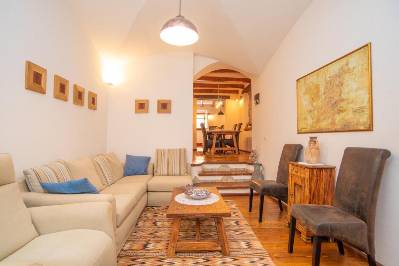 Вилла Casa Santa Croce Ala dei Sardi Экстерьер фото